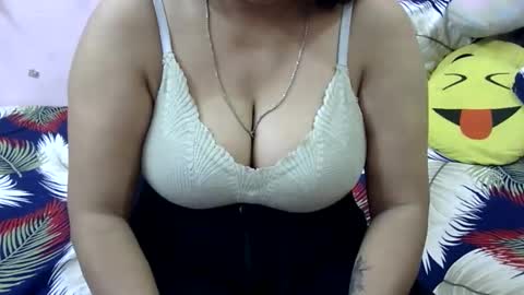 Snapshot of sweet_shivani chatting on 05.28.26 sweet_shivani online show from 05.28.26