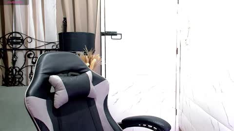 Leah online show from 11.06.25