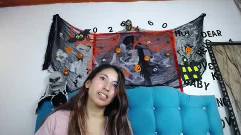 Snapshot of sweet_skylove_ chatting on 10.05.25 Adriana online show from 10.05.25