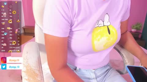 Snapshot of sweet_starxx chatting on 11.06.25 Yeileen online show from 11.06.25