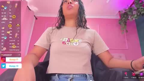 Snapshot of sweet_starxx chatting on 11.12.25 Yeileen online show from 11.12.25