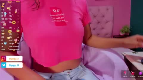 Snapshot of sweet_starxx chatting on 11.21.25 Yeileen online show from 11.21.25