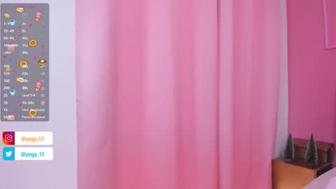 Snapshot of sweet_starxx chatting on 11.26.25 Yeileen online show from 11.26.25