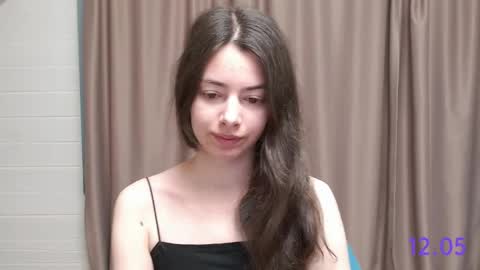 Snapshot of sweet_sweet_angel chatting on 05.12.26 Angel online show from 05.12.26