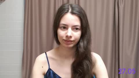 Snapshot of sweet_sweet_angel chatting on 05.27.26 Angel online show from 05.27.26