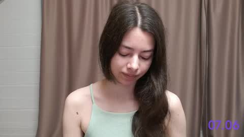 Snapshot of sweet_sweet_angel chatting on 06.07.26 Angel online show from 06.07.26