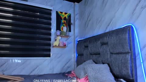 Isabella online show from 12.08.24