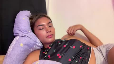 Snapshot of sweet_trishaxx chatting on 02.18.26 Trisha online show from 02.18.26