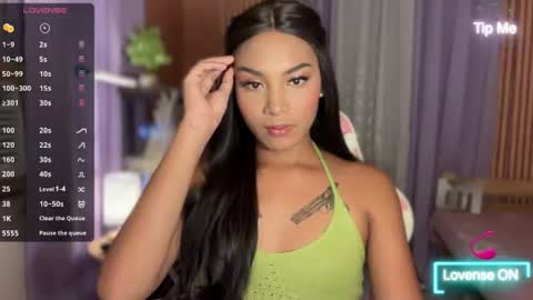 Snapshot of sweet_trishaxx chatting on 06.18.26 Trisha online show from 06.18.26