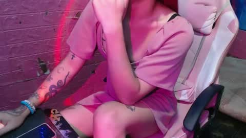 sweet_vina18 online show from 11.23.25