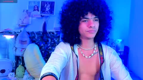 Steven independent model online show from 12.16.24