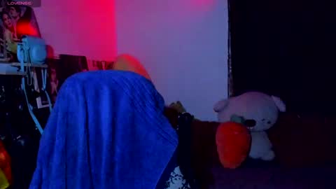 Steven independent model online show from 02.12.25