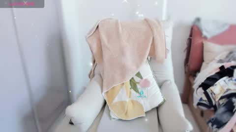 Snapshot of sweet_yumiq chatting on 12.05.25 sweet_yumiq online show from 12.05.25