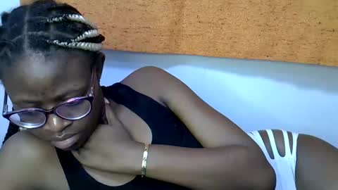 sweet_zarah online show from 02.19.26