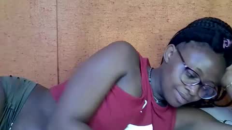 Snapshot of sweet_zarah chatting on 04.17.26 sweet_zarah online show from 04.17.26