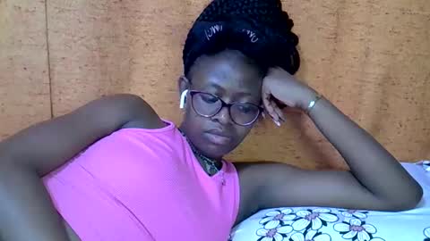 Snapshot of sweet_zarah chatting on 04.17.26 sweet_zarah online show from 04.17.26
