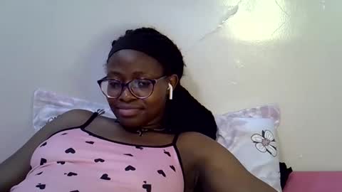 Snapshot of sweet_zarah chatting on 04.23.26 sweet_zarah online show from 04.23.26