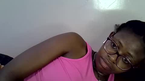 Snapshot of sweet_zarah chatting on 04.28.26 sweet_zarah online show from 04.28.26