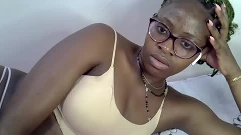 Snapshot of sweet_zarah chatting on 05.04.26 sweet_zarah online show from 05.04.26