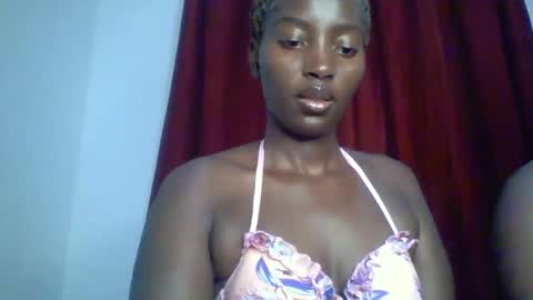 Snapshot of sweet_zuri3 chatting on 03.08.25 zuri online show from 03.08.25
