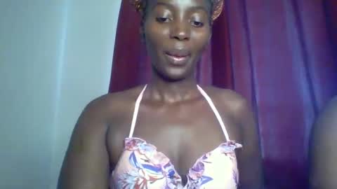Snapshot of sweet_zuri3 chatting on 03.08.25 zuri online show from 03.08.25