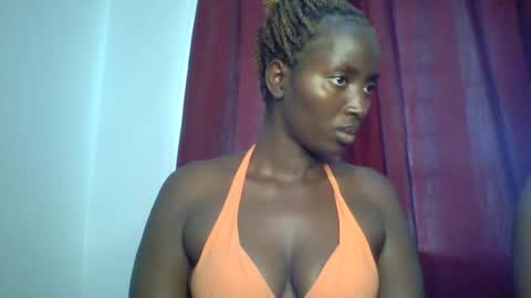 Snapshot of sweet_zuri3 chatting on 03.10.25 zuri online show from 03.10.25