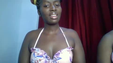 Snapshot of sweet_zuri3 chatting on 03.11.25 zuri online show from 03.11.25