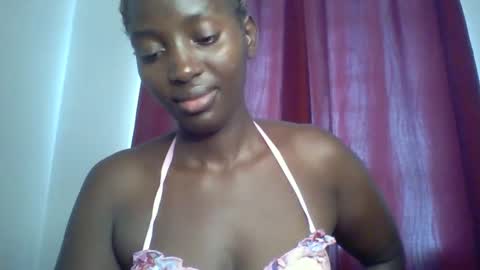 Snapshot of sweet_zuri3 chatting on 03.12.25 zuri online show from 03.12.25