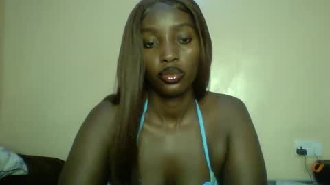 Snapshot of sweet_zuri3 chatting on 09.12.25 zuri online show from 09.12.25