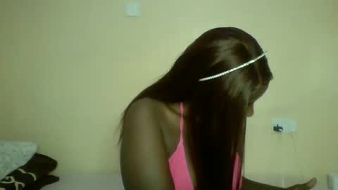 Snapshot of sweet_zuri3 chatting on 09.17.25 zuri online show from 09.17.25