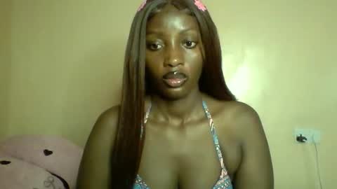 Snapshot of sweet_zuri3 chatting on 09.30.25 zuri online show from 09.30.25