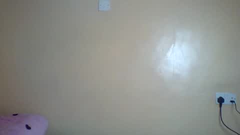 Snapshot of sweet_zuri3 chatting on 10.20.25 zuri online show from 10.20.25