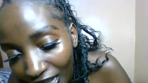 Snapshot of sweet_zuri3 chatting on 06.16.26 zuri online show from 06.16.26