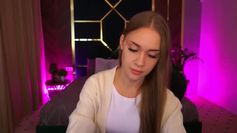 Snapshot of sweetangellic chatting on 09.19.25 SweetAngellic online show from 09.19.25