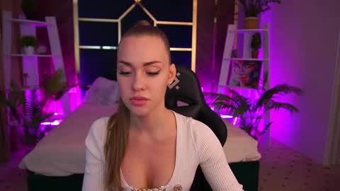 Snapshot of sweetangellic chatting on 10.15.25 SweetAngellic online show from 10.15.25