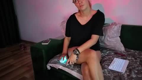 Ania online show from 10.15.25
