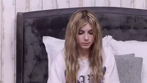 Anisia online show from 09.15.25