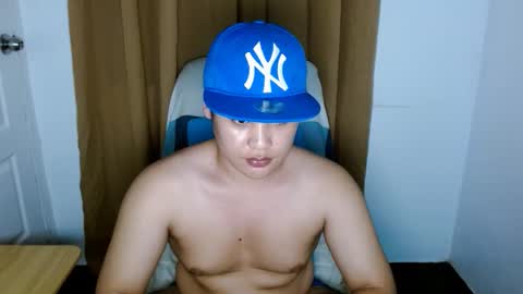 Snapshot of sweetasiangay chatting on 02.15.26 sweetasiangay online show from 02.15.26