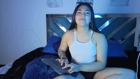 Cinthia online show from 10.17.25