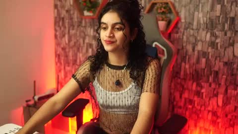 Salom independent model online show from 04.04.26