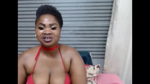 Snapshot of sweetcandypussy25 chatting on 02.03.26 queen online show from 02.03.26