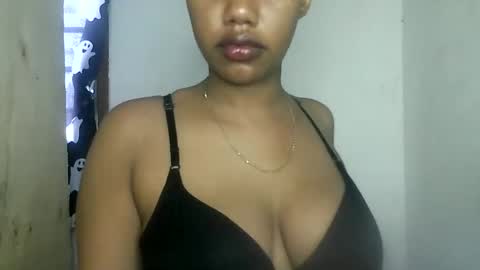 Snapshot of sweetcaramel2030 chatting on 12.30.24 caramel online show from 12.30.24