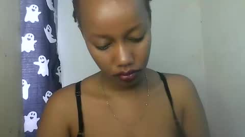 Snapshot of sweetcaramel2030 chatting on 12.31.24 caramel online show from 12.31.24