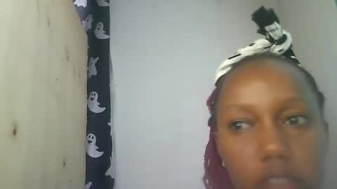 Snapshot of sweetcaramel2030 chatting on 01.14.25 caramel online show from 01.14.25