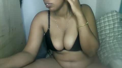 Snapshot of sweetcaramel2030 chatting on 02.19.25 caramel online show from 02.19.25