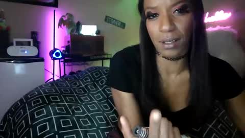 Snapshot of sweetcarimilla83 chatting on 12.22.25 Jillian online show from 12.22.25