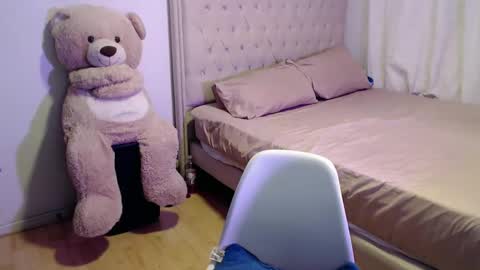 Snapshot of sweetcristalh chatting on 11.06.25 Cristal online show from 11.06.25