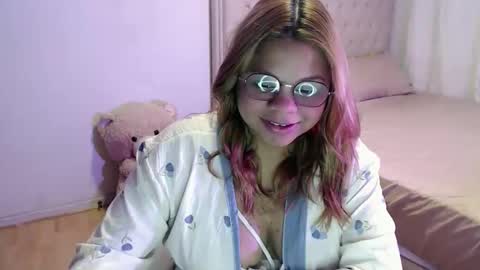 Snapshot of sweetcristalh chatting on 11.11.25 Cristal online show from 11.11.25
