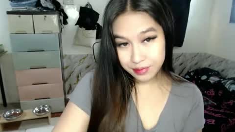 Snapshot of sweetcrizel12 chatting on 10.03.25 SweetSpicy Chloe online show from 10.03.25