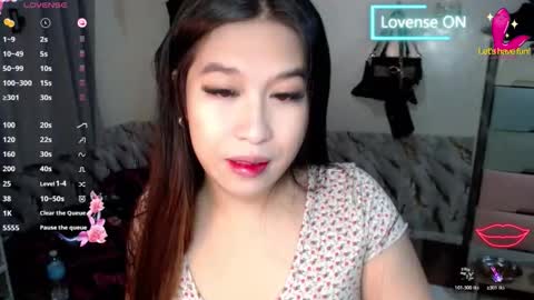 Snapshot of sweetcrizel12 chatting on 10.23.25 SweetSpicy Chloe online show from 10.23.25